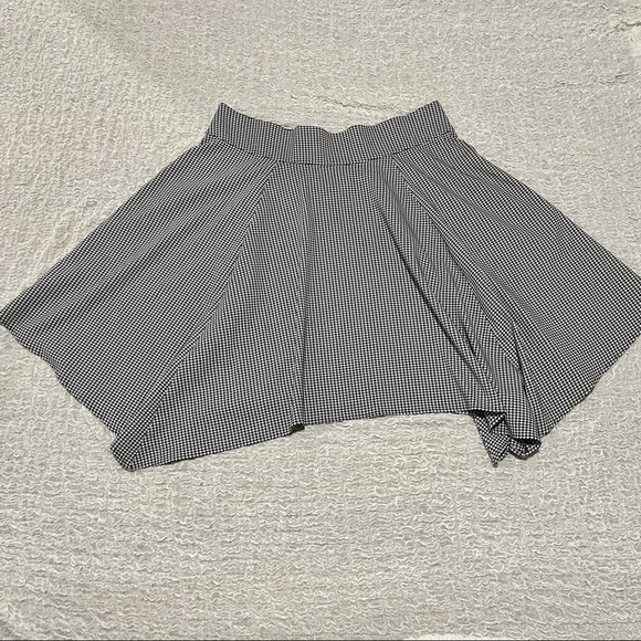 Lane Bryant houndstooth asymmetric skirt! - Picture 2 of 4